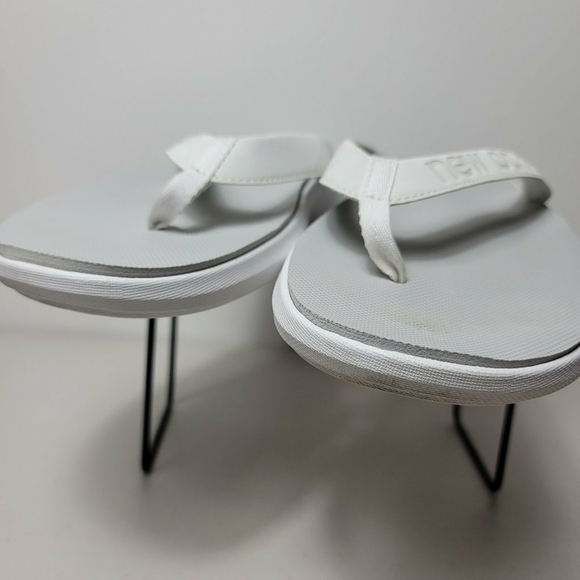 New Balance Lightweight white men’s Flip Flop Thong Sandals Slides Sz 13 - Picture 3 of 8